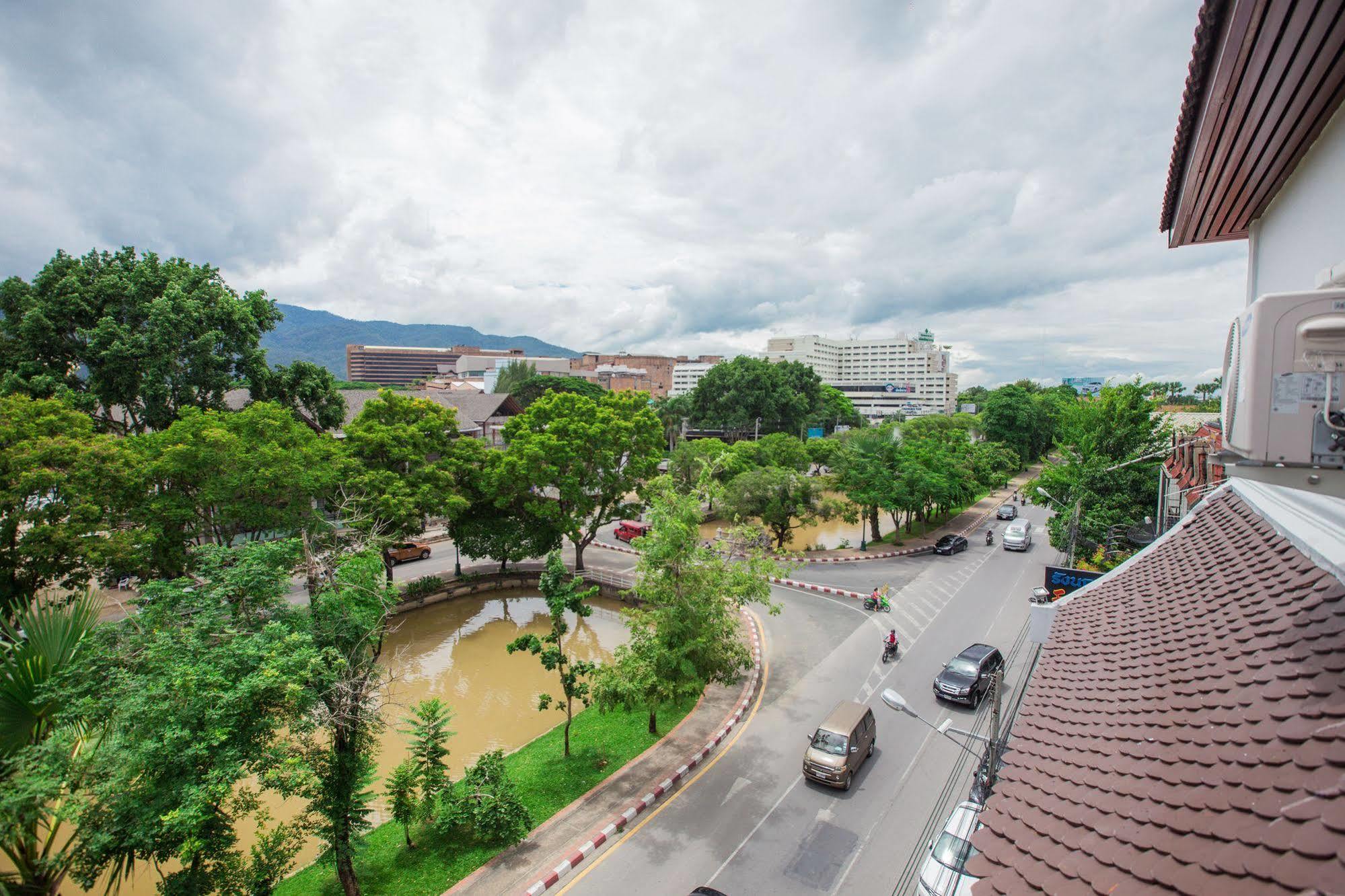 Chiang Roi 7 Days Inn Chiang Mai Exterior photo