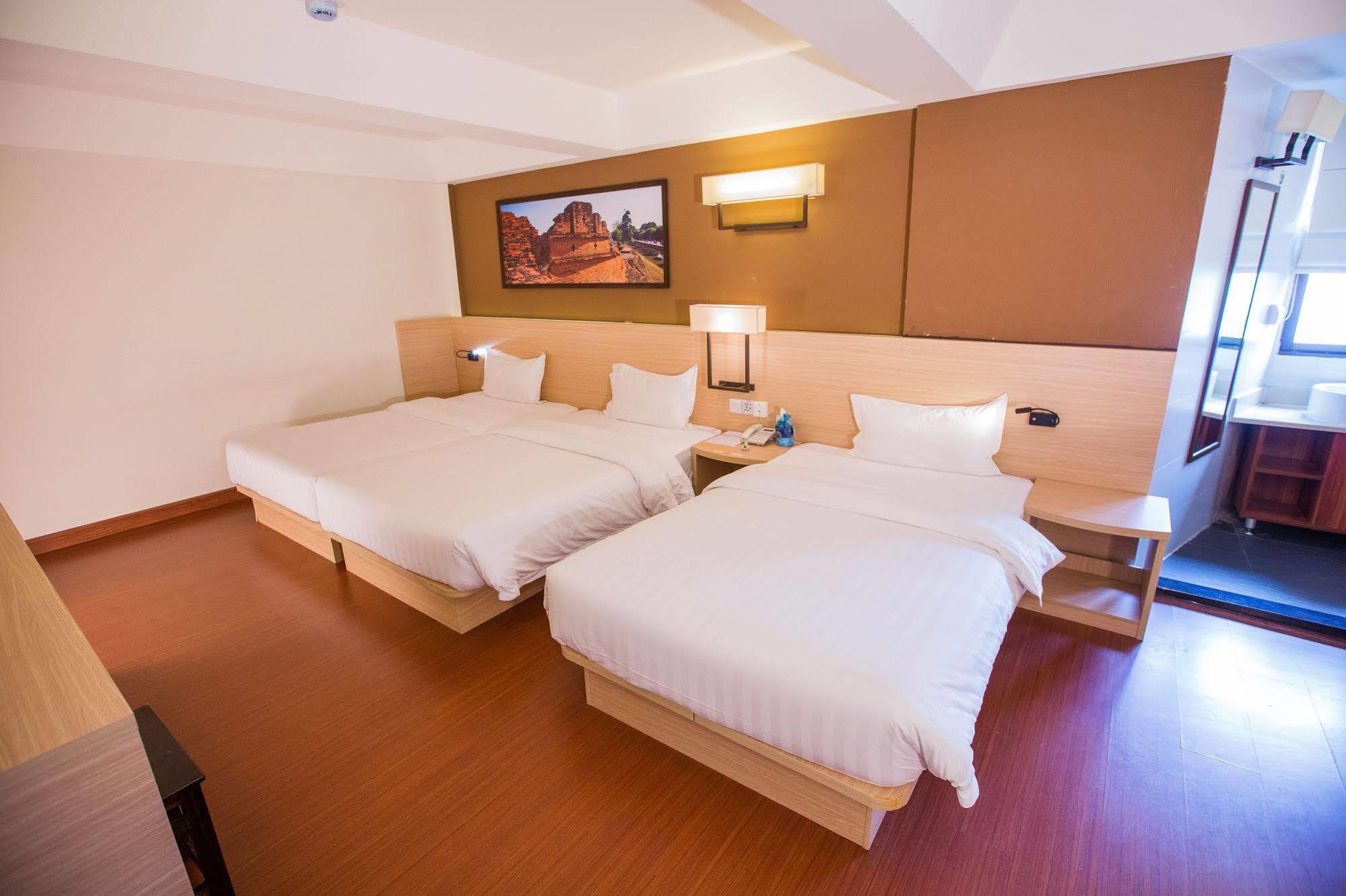 Chiang Roi 7 Days Inn Chiang Mai Exterior photo